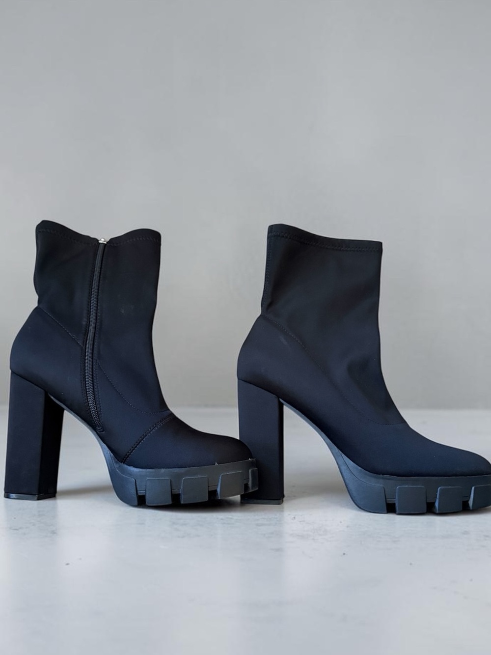 🖤Like New Women’Cape Robbin Black Chunky Lug Sole Block Heel Ankle Boots Size 11